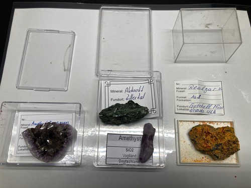 Aktinolit amethyst realgar - amethyst,,