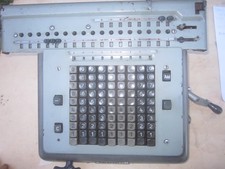 42961 Rechenmaschine RHEINMETALL mechanisch ungetestet alles beweglich