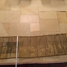 170 Cm langer Tischläufer "Organza" mit Eckverzierung. Gold Weihnacht. Neuwertig