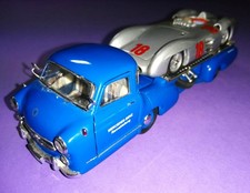 CMC Modell 1:43 Mercedes Renntransporter + Stromlinienrennwagen W196, 1954, OVP