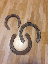 Echte hufeisen aus stahl - hufeisen,