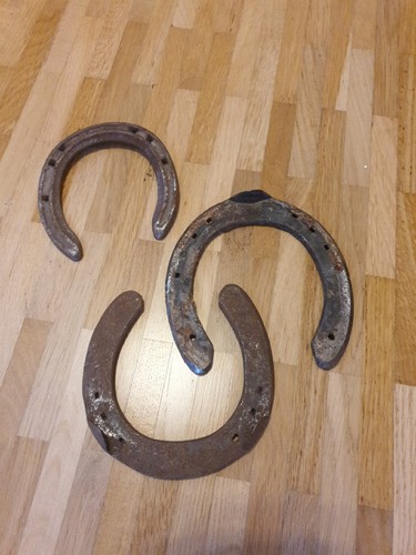 Echte hufeisen aus stahl - hufeisen,