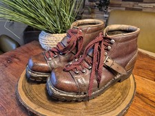 Vintage Leder-Skistiefel für Holz Ski Hochkönig Deko Alpin-Flair für Skihütte