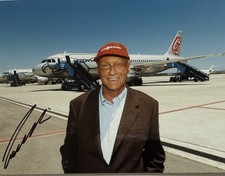 Niki Lauda signiert Formel 1