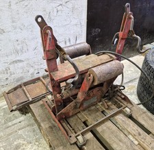 Reifenspreizer Montagehilfe