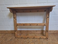 Altes Küchenwandregal