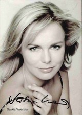 Signierte Autogrammkarte Saskia Valencia 10 x 15 cm