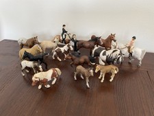 Schleich 15 Pferde + 2 Reiter