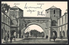 Ansichtskarte München, Partie am Sendlingertor mit Straßenbahn und Passanten 