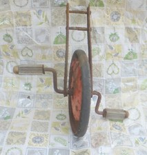 Vorderrad von altem Dreirad