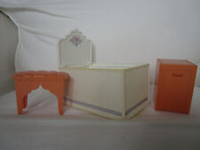 BZ-38) ALTE WEISSE KUNSTSTOFF BADEWANNE+SCHRÄNKCHEN+HOCKER BARBIE MATTEL 1987 