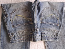 Sehr gut erhaltene Jeans von