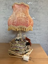 Alte Lampe mit Rokoko Figuren aus der Manufaktur  Wagner und Apelp