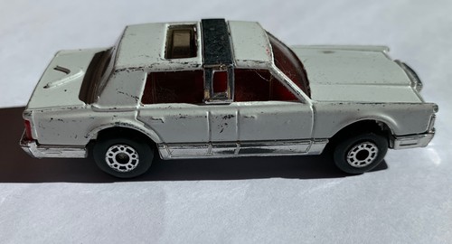 Matchbox lincoln town car - town,