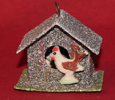 Christbaumschmuck Hühnerhaus mit Huhn aus Tragant Granitglimmer Pappe um 1930 