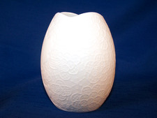 Kaiser Bisquit-Porzellan Vase, Des. M. Frey, Modell-Nr. 1315, H. 11 cm, TOP-Zust