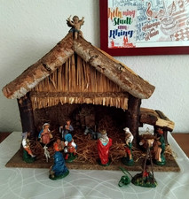 Komplette Krippe,  Weihnachtskrippe, 15 Teile, Stall, Stroh und 14 Figuren