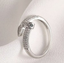 ELEGANTER RING NAGEL PLATIN