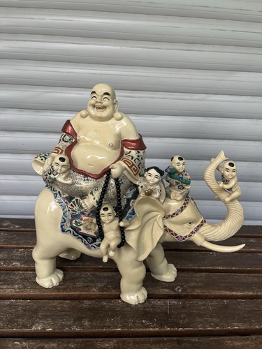 Buddha happy auf elephant - ,
