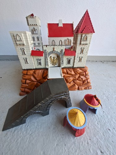 King arthur castle big - arthur's,