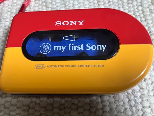 First sony kassettenspieler - first,