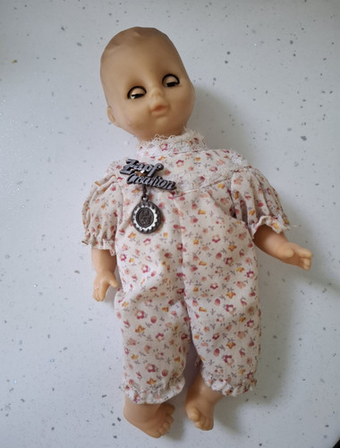 Vintage 22cms zapf dolly - 22cms,