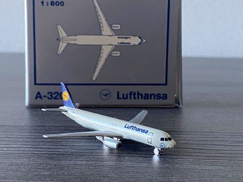 Schabak lufthansa airbus 320 - schabak,