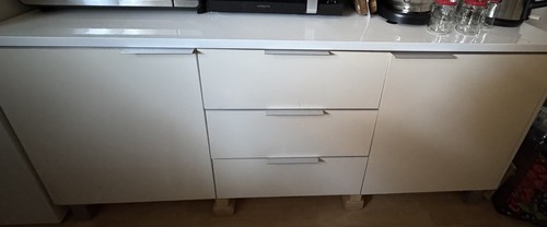 Geschirrschrank