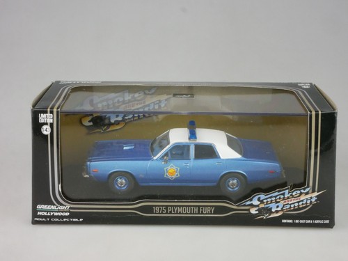 Greenlight 1975 plymouth - 1/43,