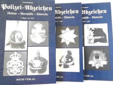 Polizei-Abzeichen Helme -