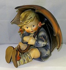 Große alte Hummelfigur -