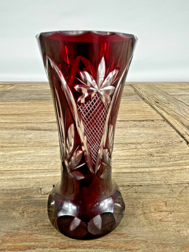 Kristallvase rubinrot