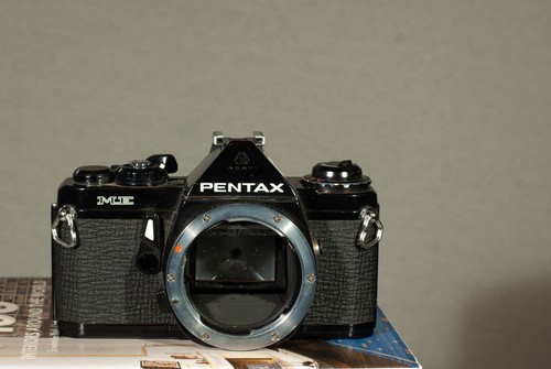 Pentax black slr - slr, analog