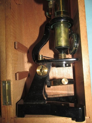 Altes messing mikroskop - messing,