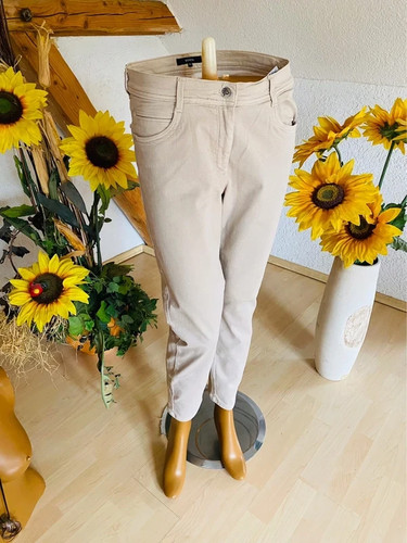 Beigefarb stretchjeans von - beigefarb.,