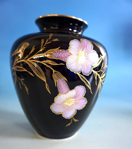 Hutschenreuther hohenberg vase - hutschenreuther,
