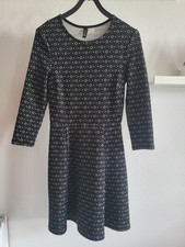 Divided Kleid Schwarz Muster
