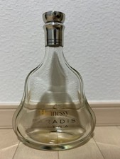 Leere Flasche Hennessy Paradis