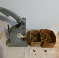 Hohl Nieten Stanze Presse Gusseisen alt mit ca. 9000 Nieten aus Messing