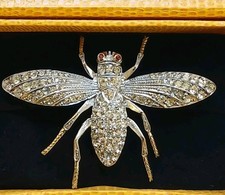 Große Fliege Brosche aus