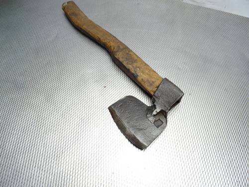 Altes zimmermann beil axt - ,