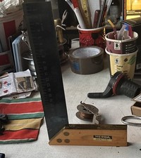 Schreinerwinkel In Zentimeter (circa 24,5cm) +Zoll (circa 10 Zoll). Metall/Holz.