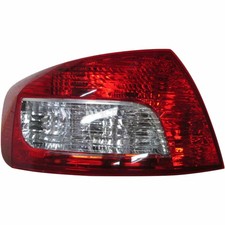 Rückleuchte links aussen für