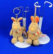 2x NICI HASE CHESTER hell braun Plüsch Halstuch Schlüsselanhänger 13 +10 cm NEU