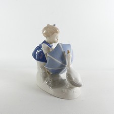 niedliche Porzellan Figur