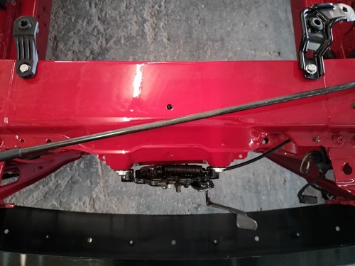 Radiator support braket water - support,