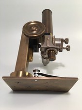 Kleines  Messing - Mikroskop