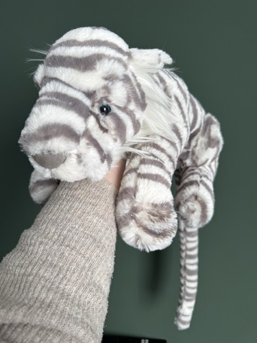 Jellycat snow tiger sacha - jellycat,