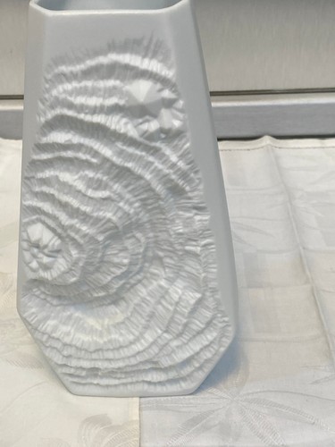 Kaiser bisquitporzellan vase - bisquitporzellan,