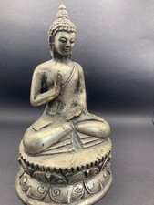 Buddha Statue, Geste der Erdberührung